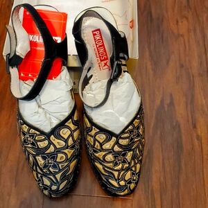 Womans pikolinos sling back black and gold shoes, size 38